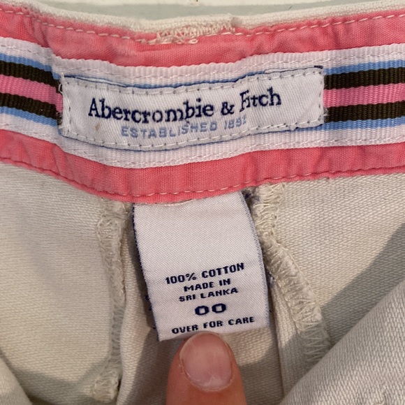 Abercrombie & Fitch 00 khaki shorts - Picture 3 of 4